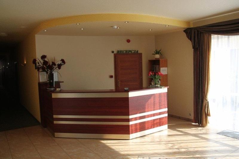 Hotel Przylesie Sierosław Buitenkant foto