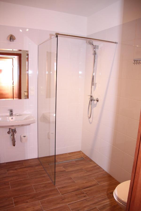 Hotel Przylesie Sierosław Buitenkant foto