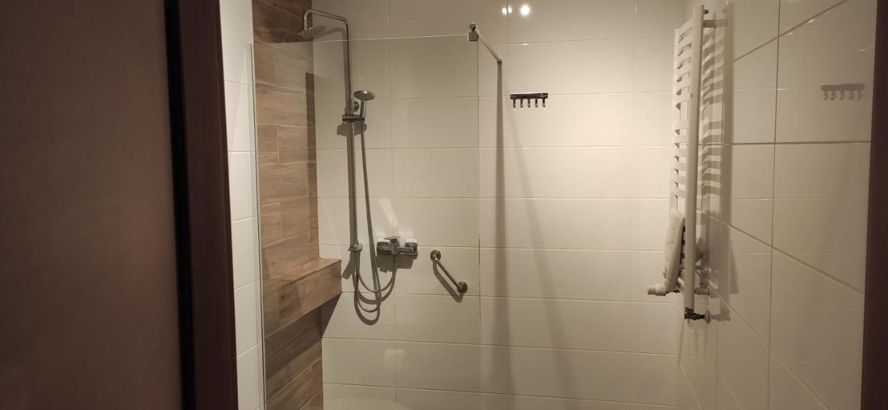 Hotel Przylesie Sierosław Buitenkant foto