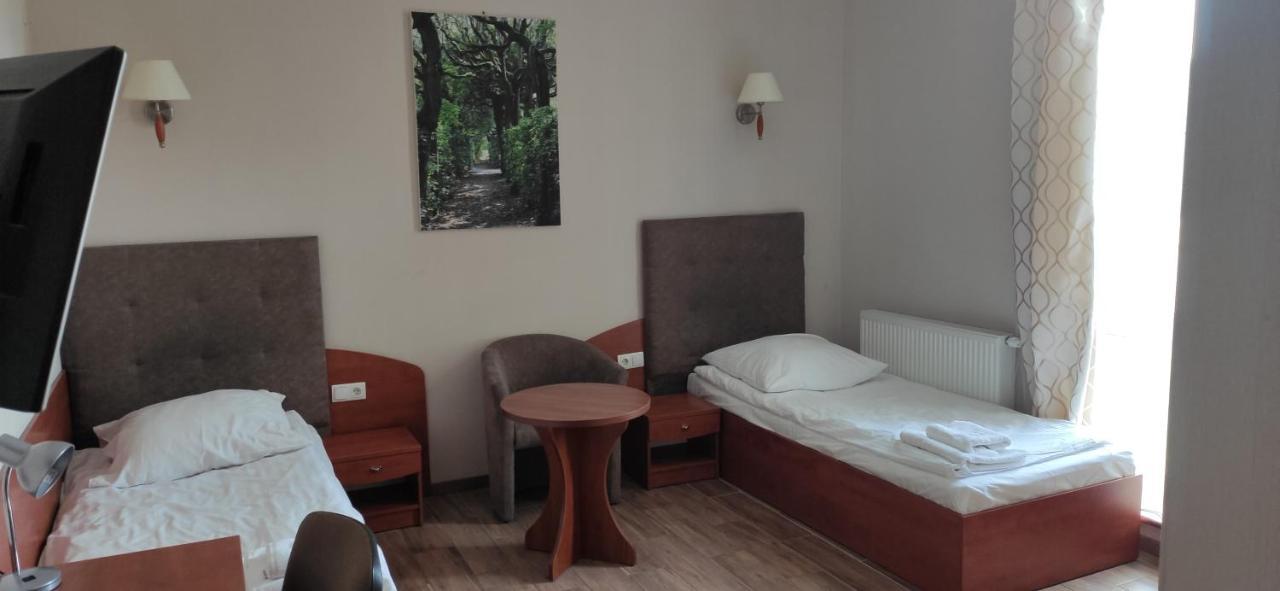 Hotel Przylesie Sierosław Buitenkant foto