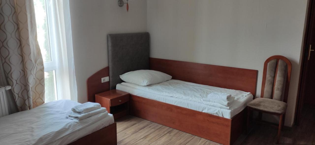 Hotel Przylesie Sierosław Buitenkant foto