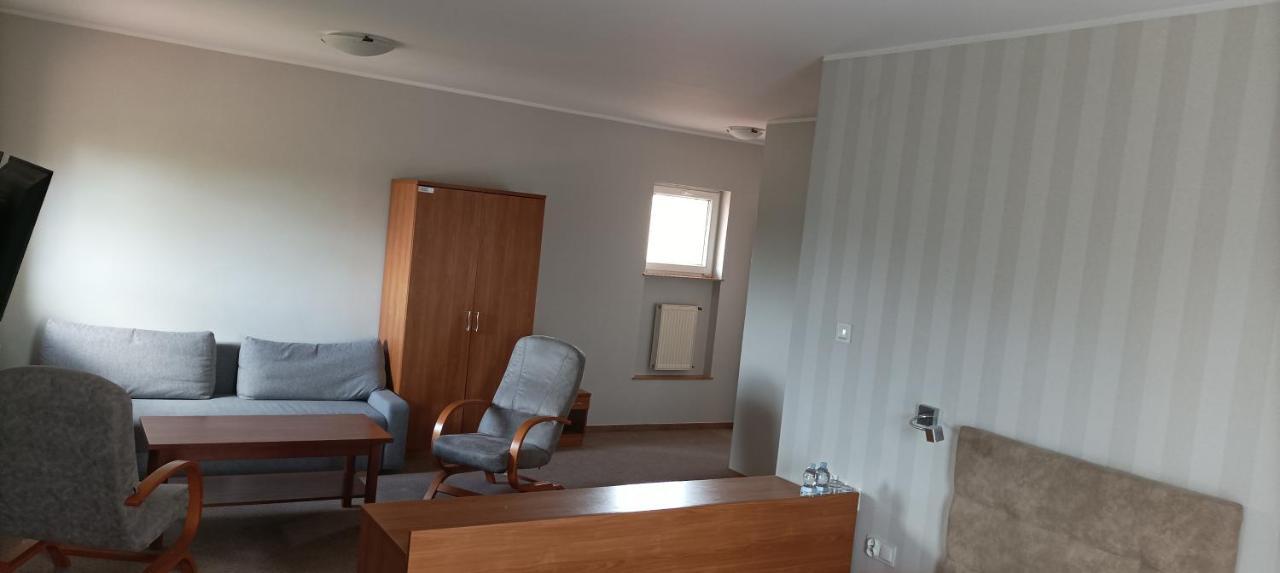 Hotel Przylesie Sierosław Buitenkant foto