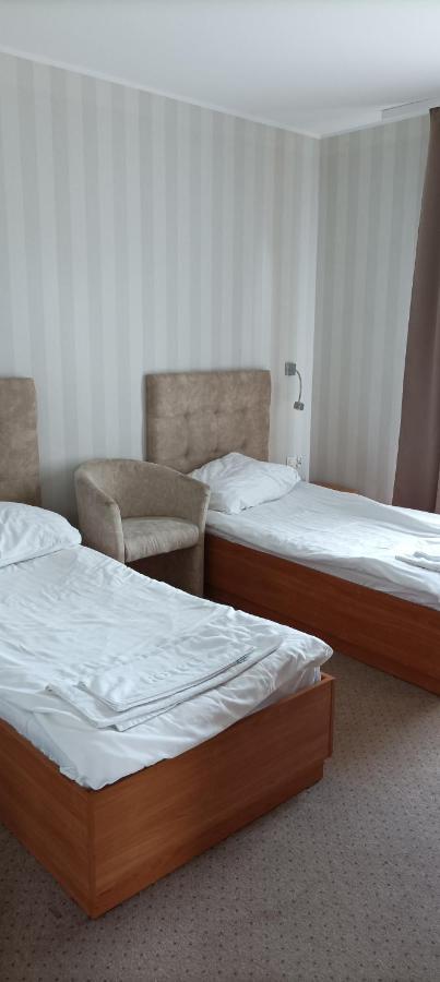 Hotel Przylesie Sierosław Buitenkant foto