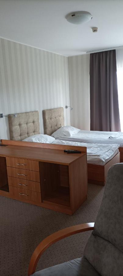 Hotel Przylesie Sierosław Buitenkant foto