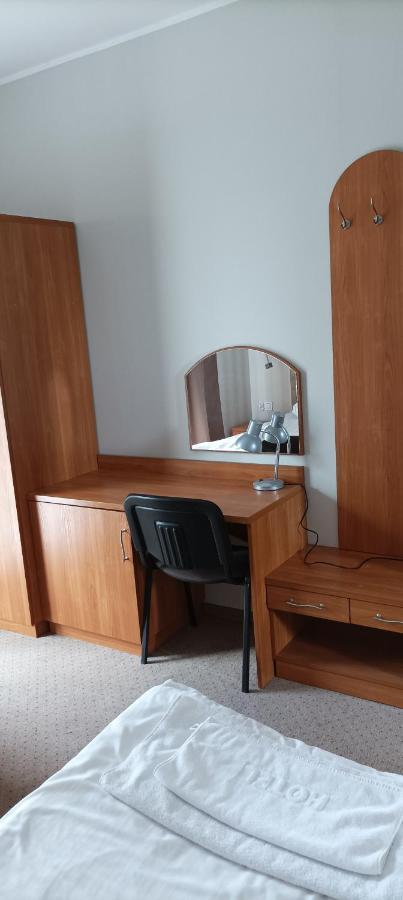 Hotel Przylesie Sierosław Buitenkant foto