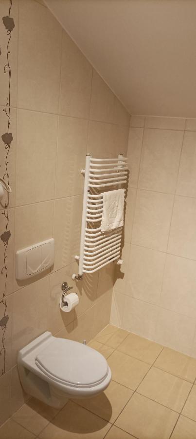 Hotel Przylesie Sierosław Buitenkant foto