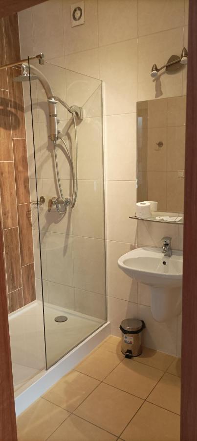 Hotel Przylesie Sierosław Buitenkant foto