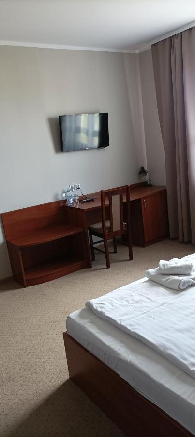 Hotel Przylesie Sierosław Buitenkant foto