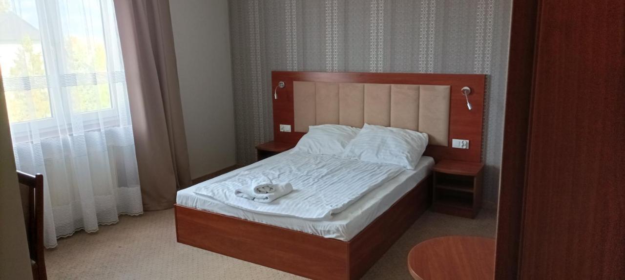 Hotel Przylesie Sierosław Buitenkant foto