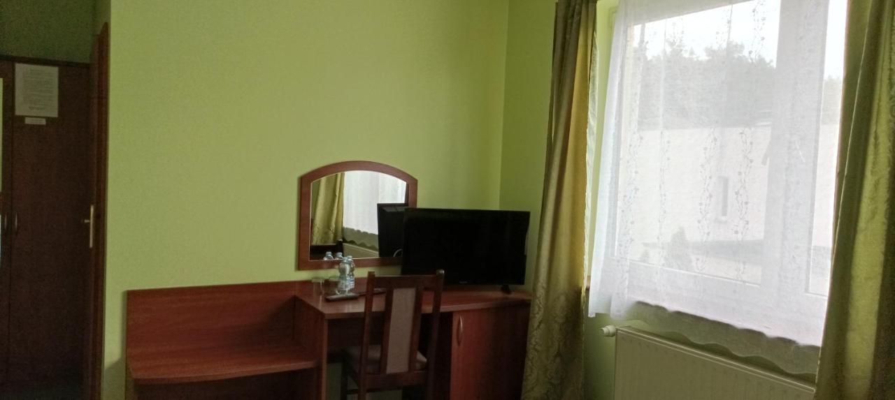 Hotel Przylesie Sierosław Buitenkant foto
